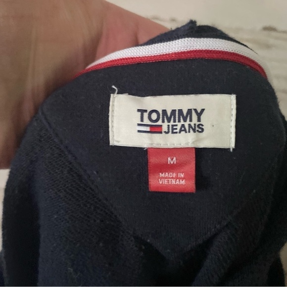 Tommy Hilfiger Navy Embroidered Crop Sweatshirt Medium - Picture 3 of 4